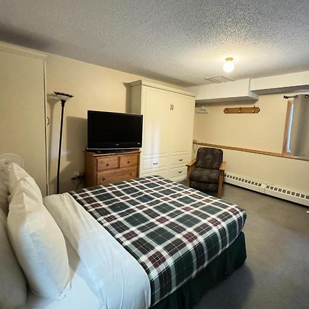 The Griz Inn By Park Vacation Management Ферни Экстерьер фото