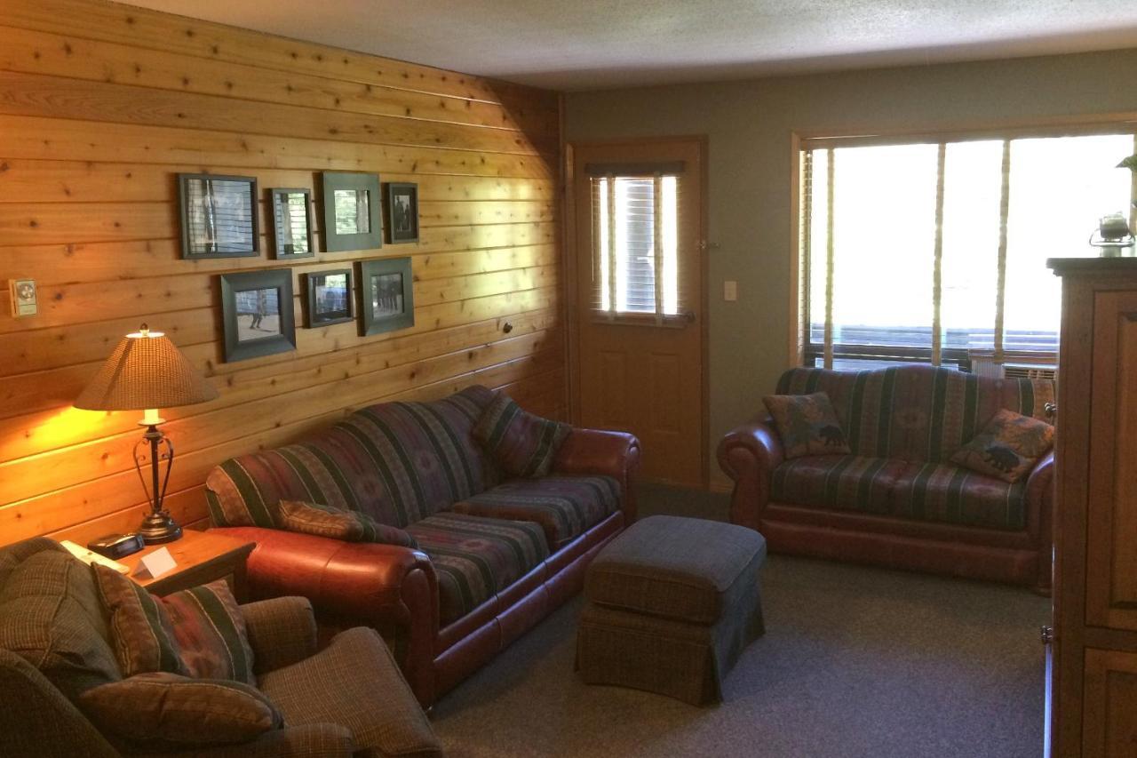 The Griz Inn By Park Vacation Management Ферни Экстерьер фото