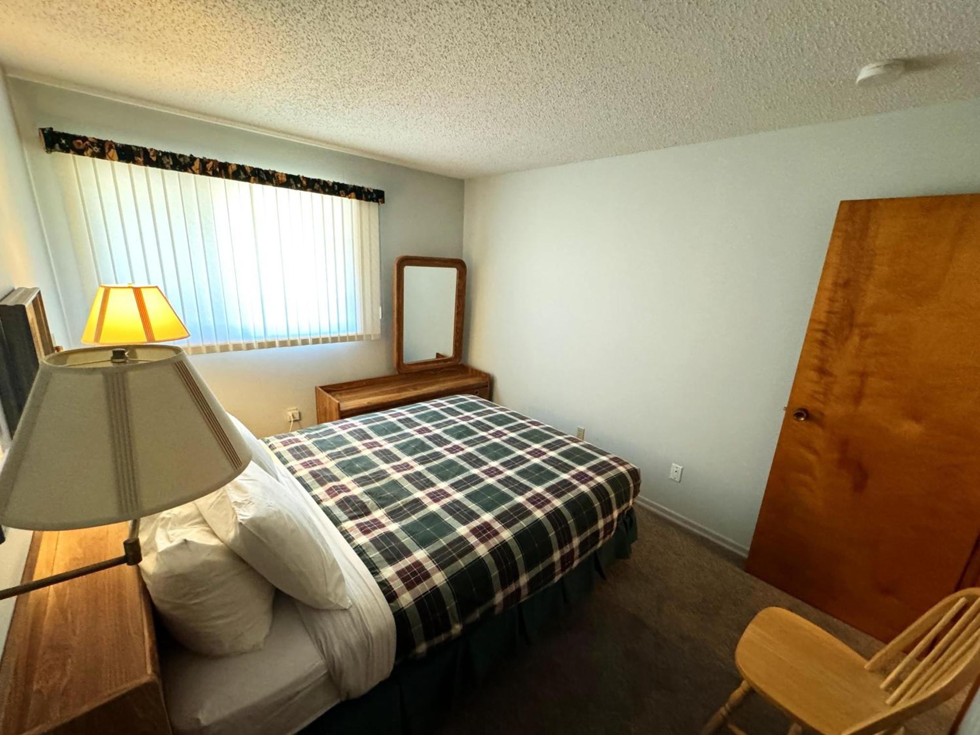 The Griz Inn By Park Vacation Management Ферни Экстерьер фото